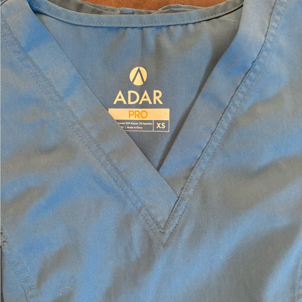 Adar Scrub Set